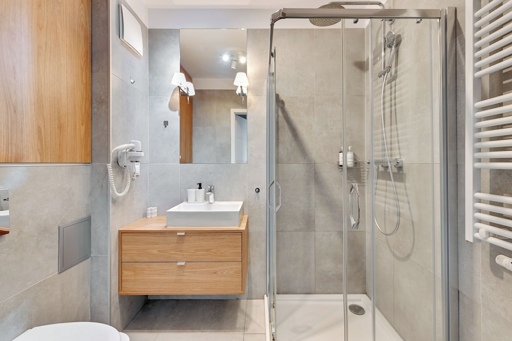 City Apartment - Photo 6