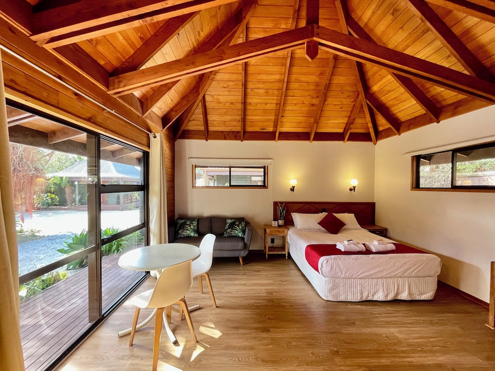 Queen Tropical Garden Villa photo 2