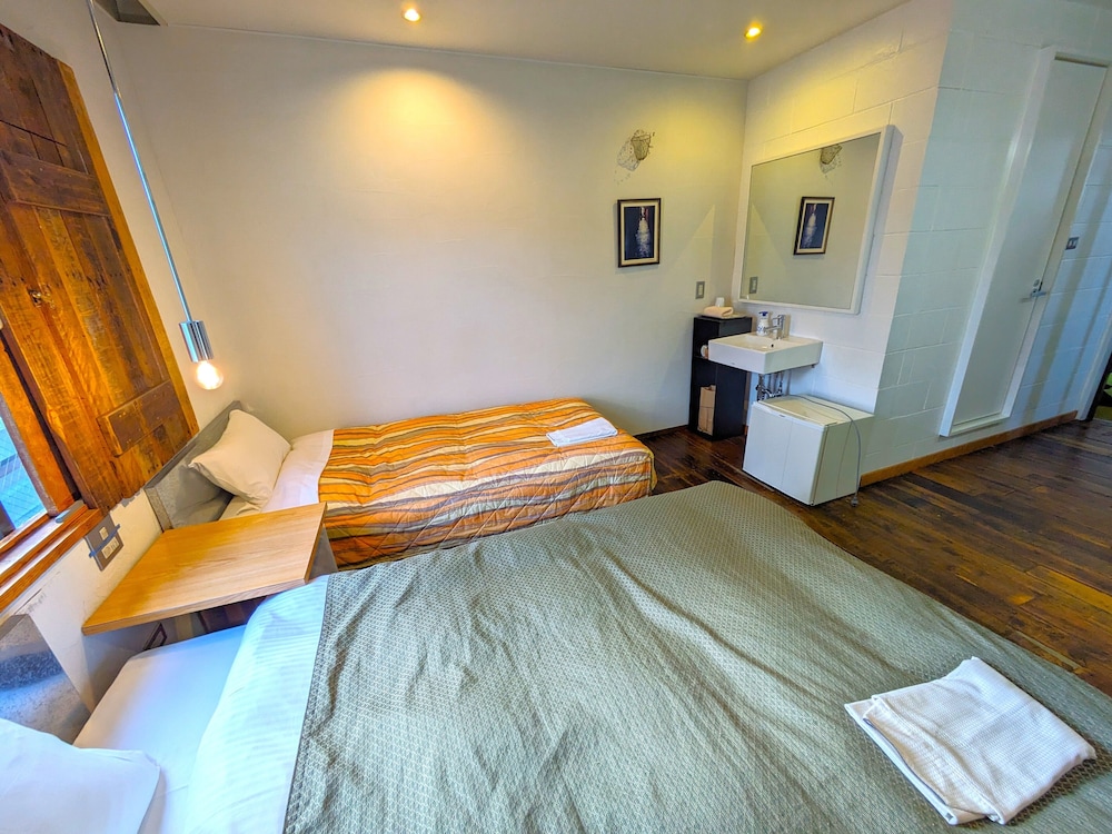 Basic Twin Room photo 3