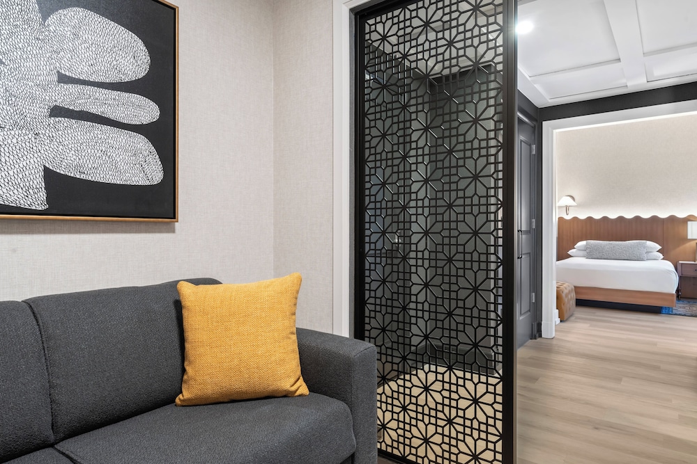 Suite, 2 Queen Beds - Photo 4