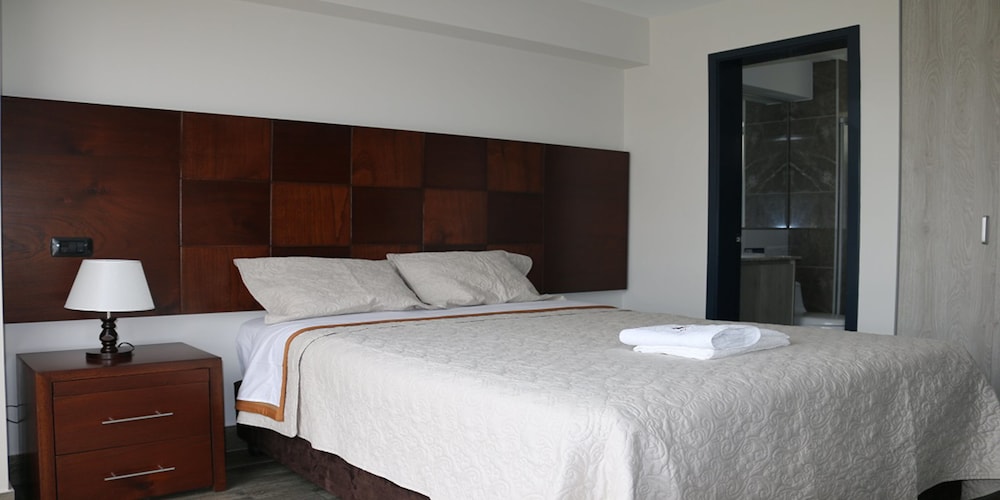 Superior Room, 1 King Bed, Ocean View photo 3