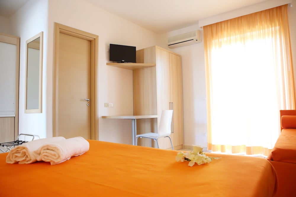Triple Room - Photo 16
