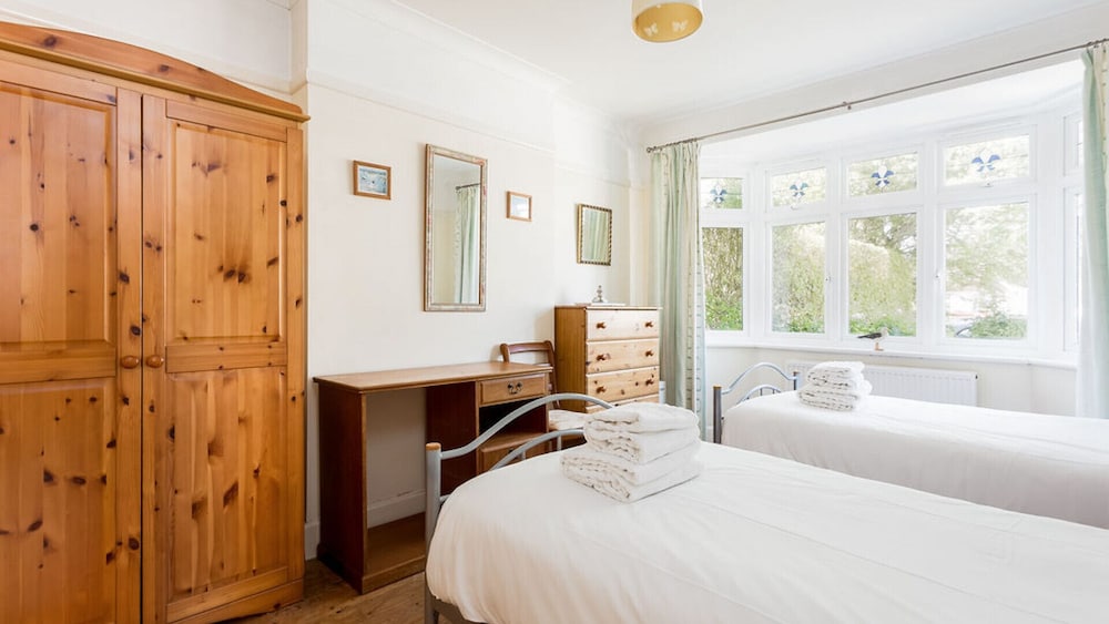 House (2 Bedrooms)