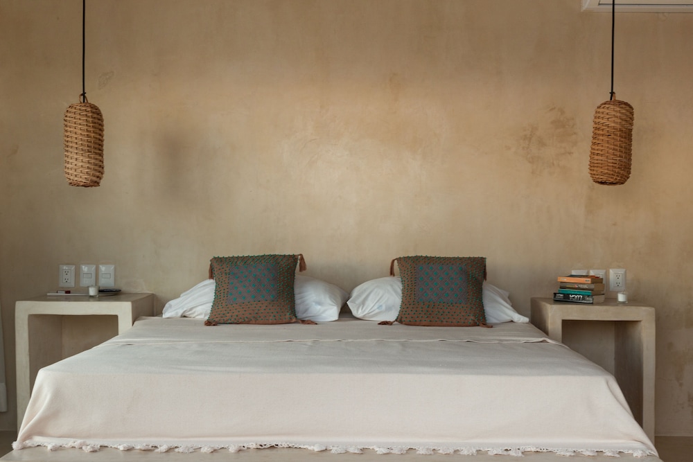 Cielo Master Deluxe Oceanfront king size bed with plunge pool and terrace - Photo 2