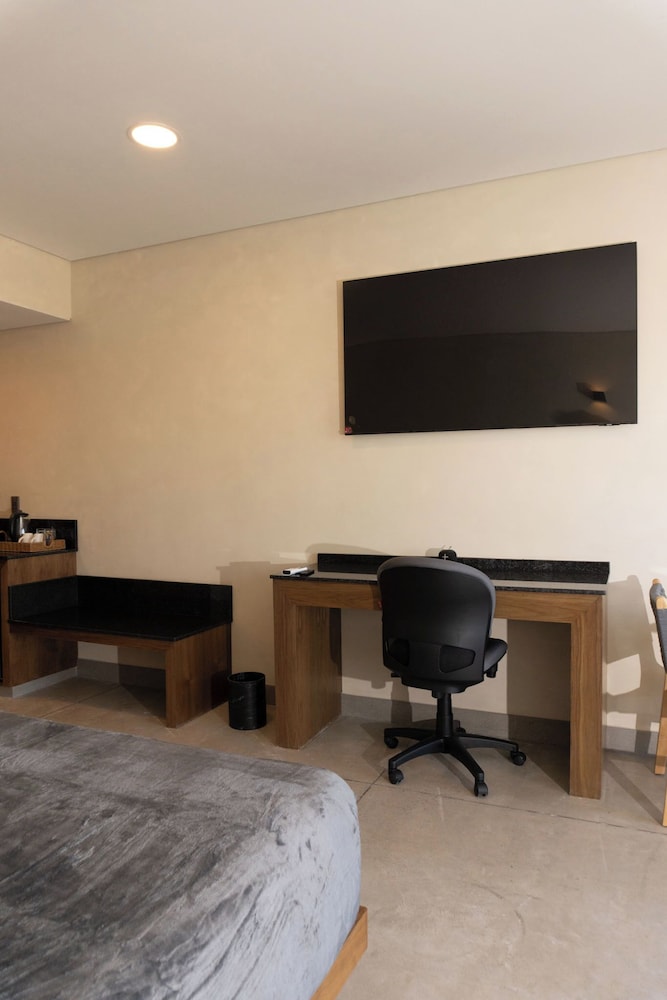 Classic Room, City View