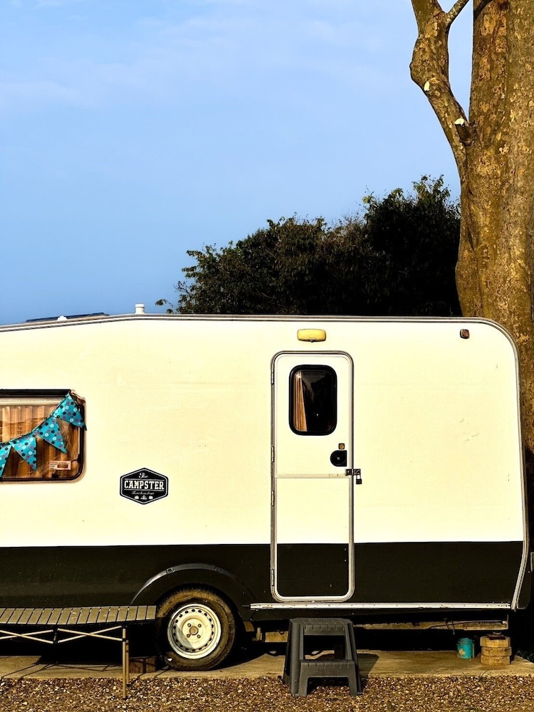 Campervan Riverfront for 2 - Photo 4