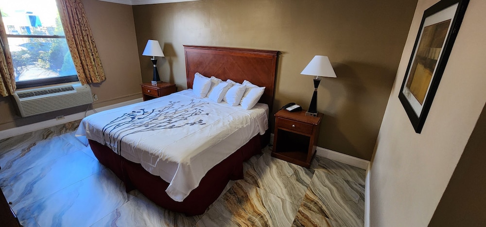 Room, 1 King Bed, Non Smoking - Photo 1