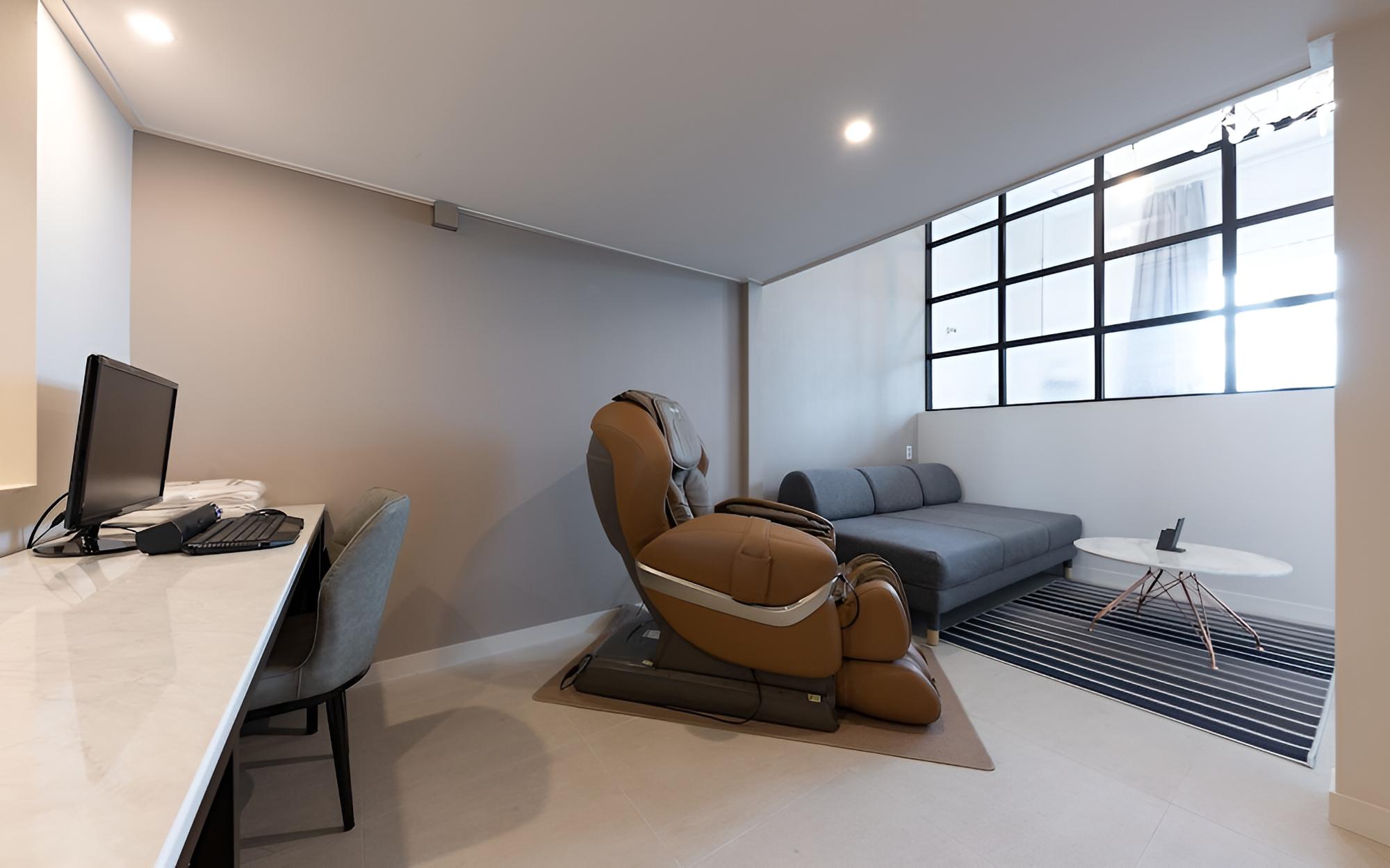 Room (VIP) - Photo 14
