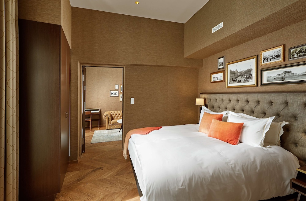 Diplomat Suite photo 3