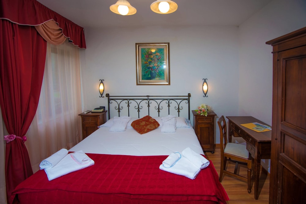 Double Room, Mountain View (Levante)