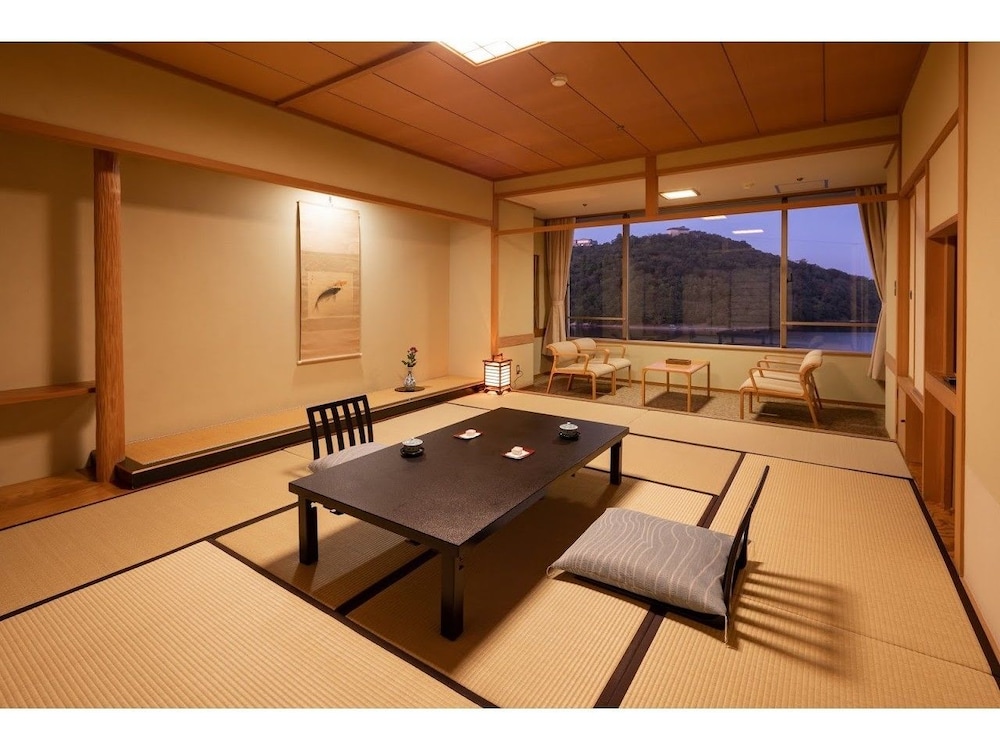 Japanese Room, Matsu Building