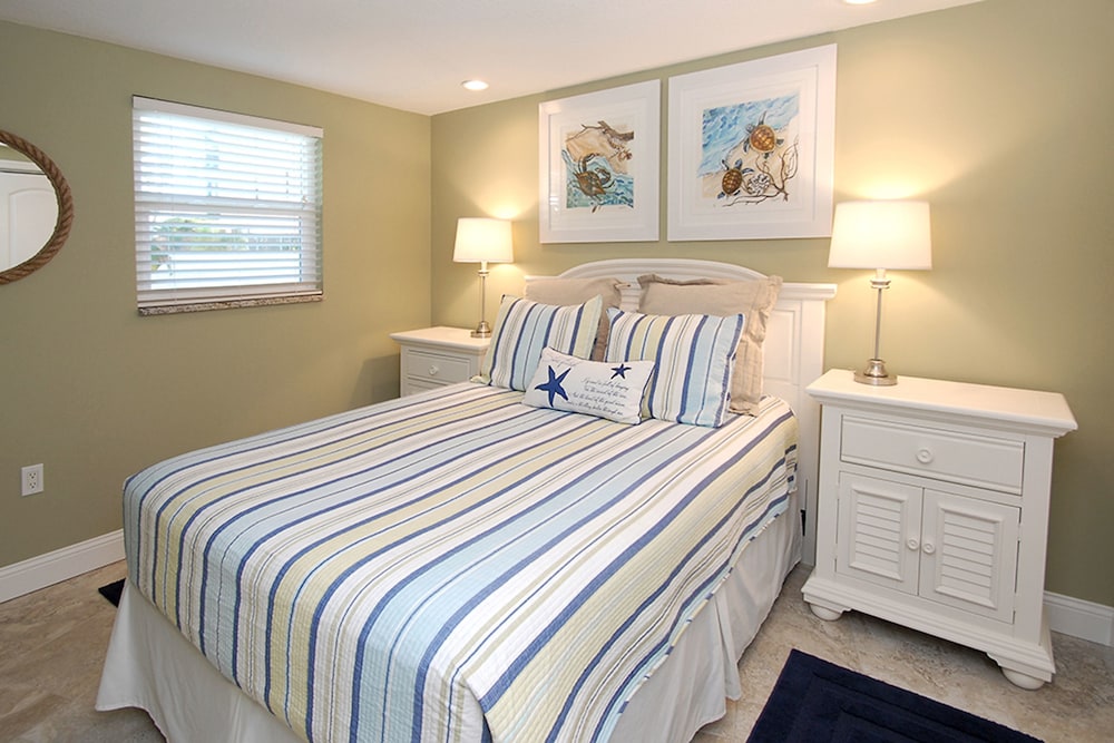 Condo, 2 Bedrooms photo 1