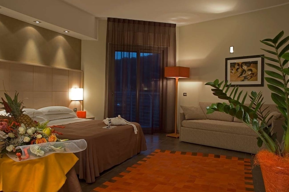 Classic Double Room, City View photo 3