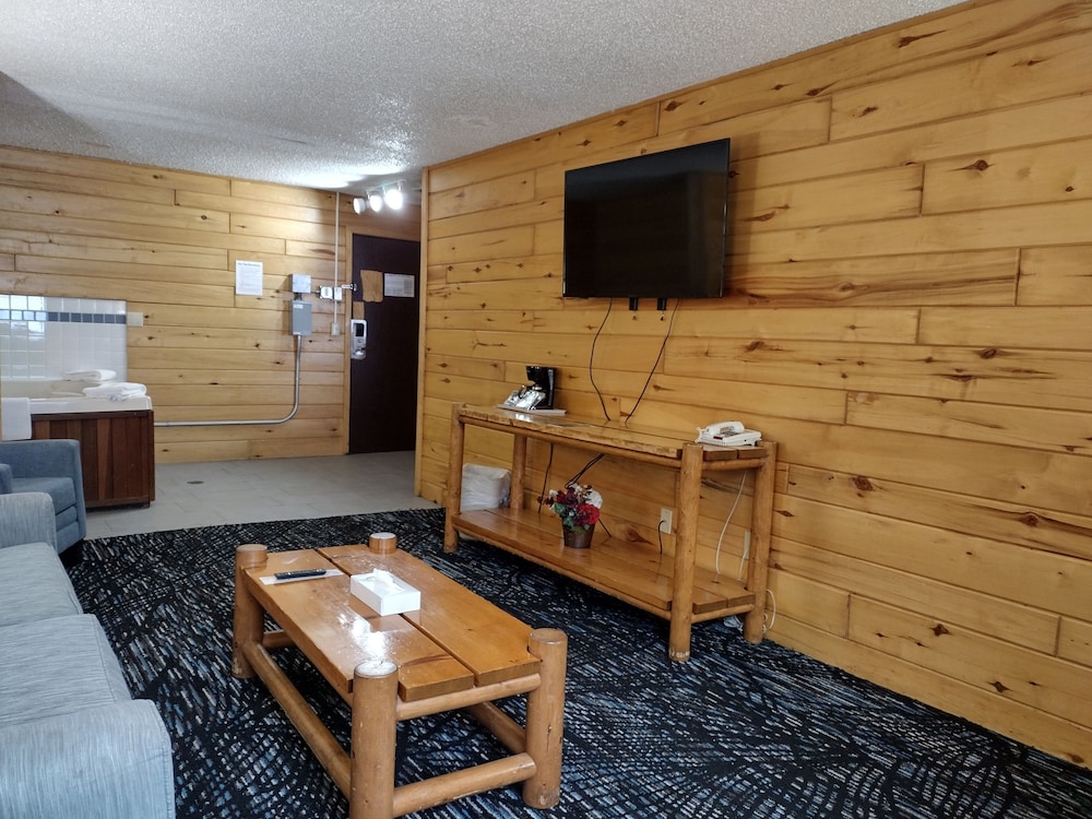 Suite, Multiple Beds, Non Smoking - Photo 2