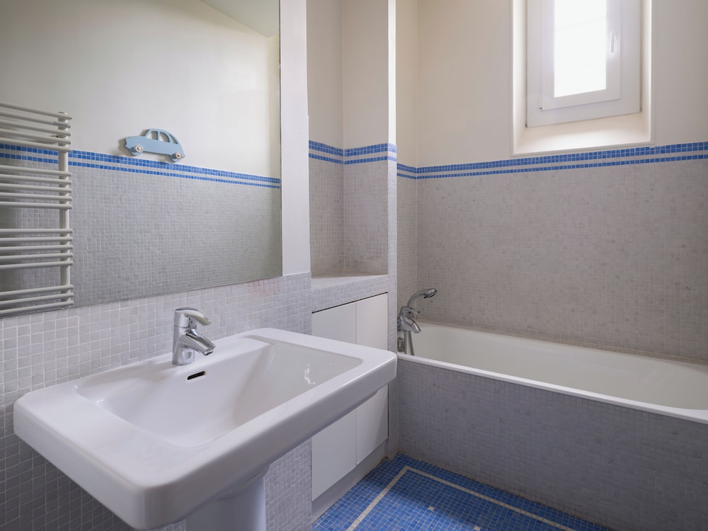 Classic House, 4 Bedrooms, Non Smoking, Kitchen photo 2