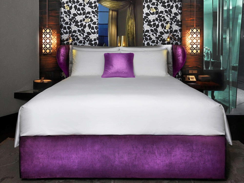 Suite, 1 King Bed (Opera)
