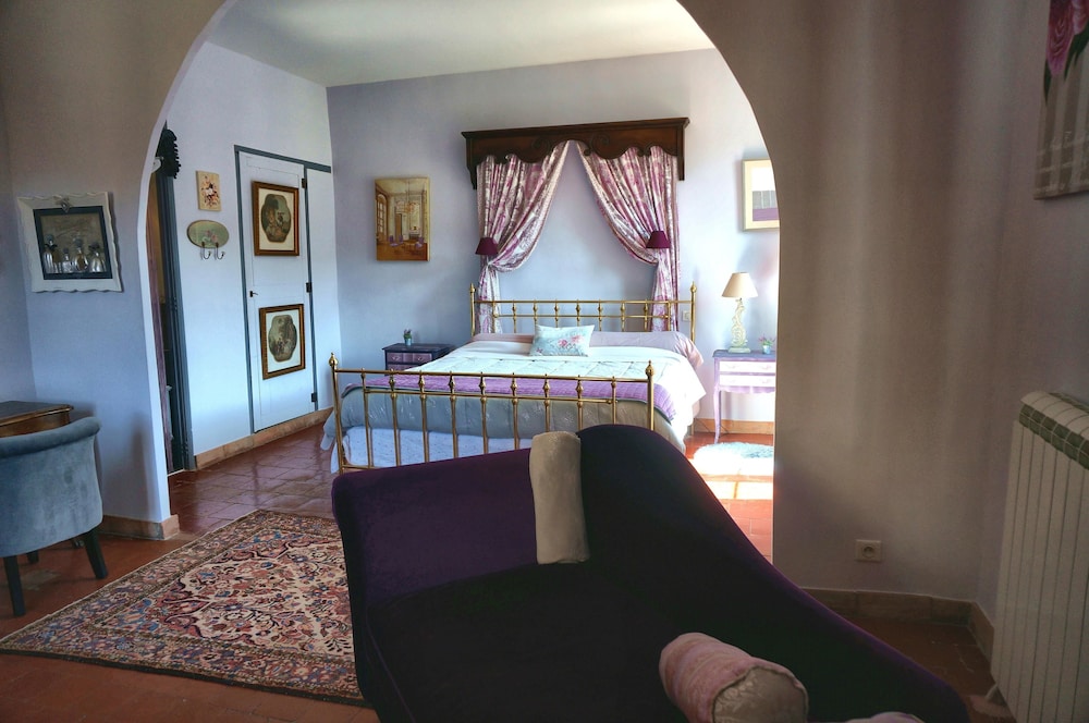 Amethyst Room photo 1