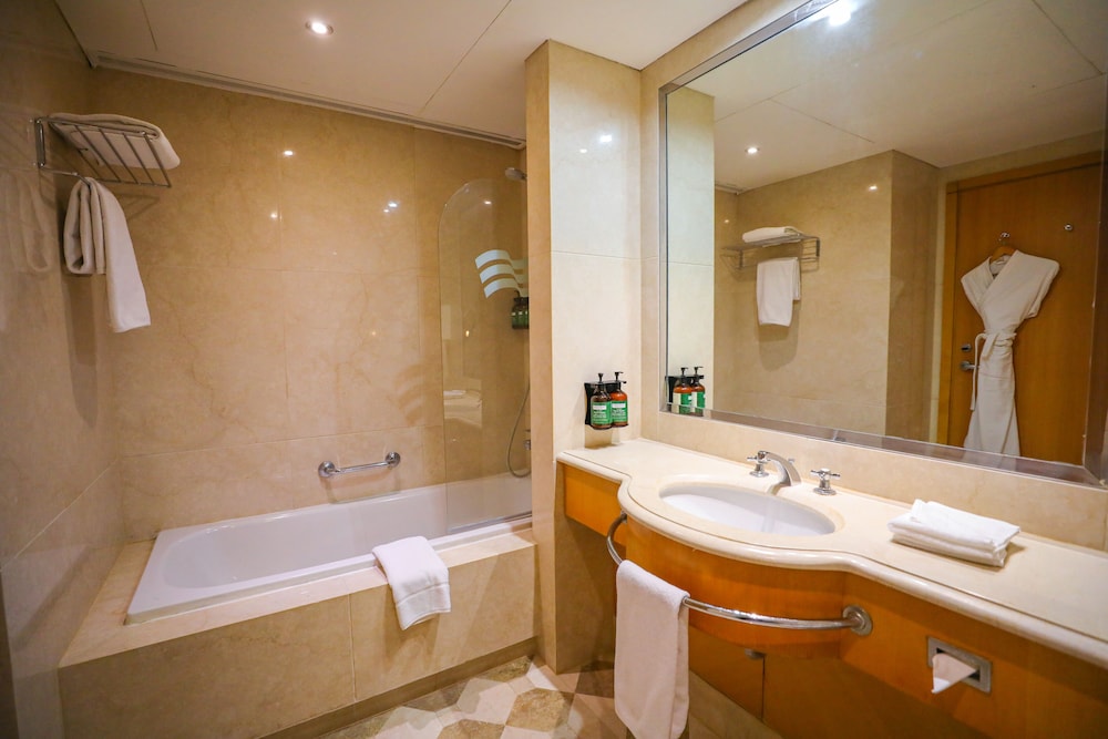 Suite, 1 Bedroom - Photo 3