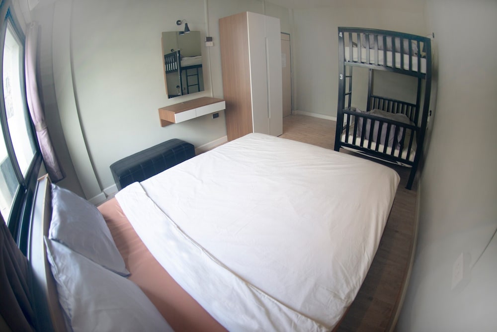 Deluxe Quadruple Room, 1 Bedroom, Non Smoking photo 1