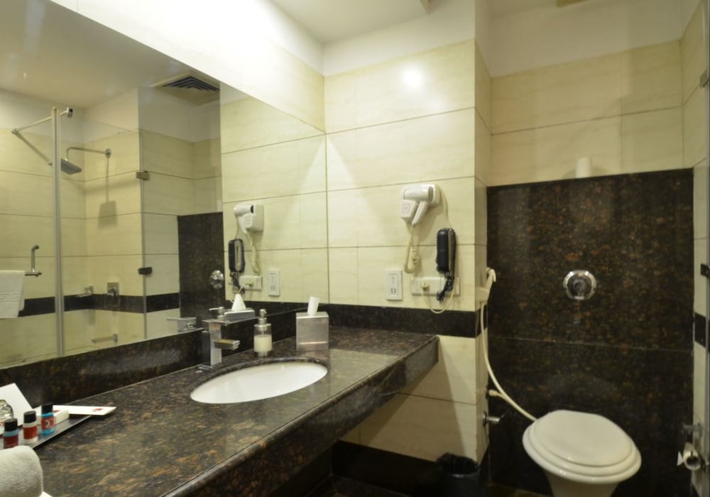 Executive Room - Photo 3