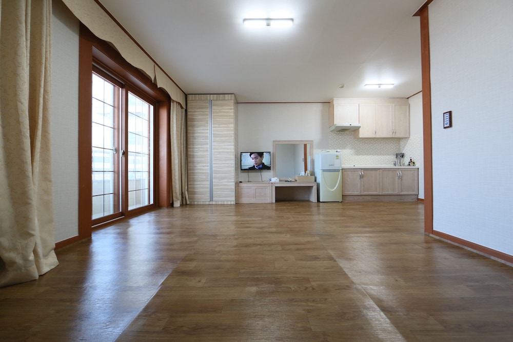 Deluxe Condo (Ondol 17PY,extra person fee over 6ppl) photo 1