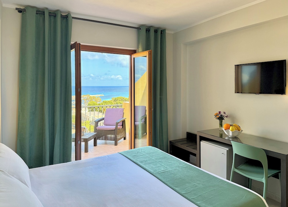 Comfort Double or Twin Room, Sea View - Photo 14
