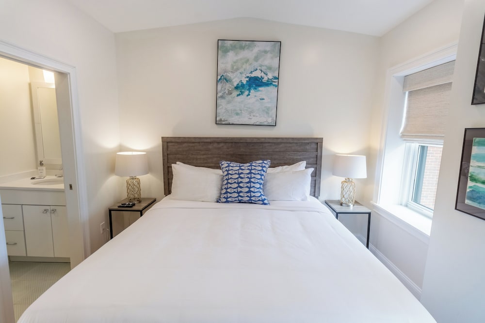 Luxury Apartment, 3 Bedrooms, Accessible photo 3