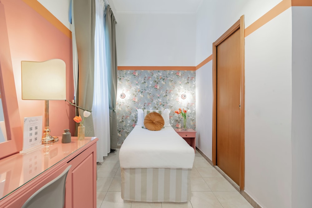 Deluxe Triple Room photo 3