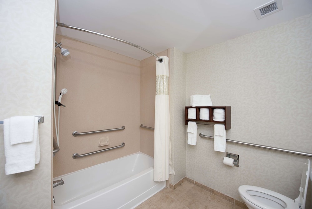 Room, 2 Queen Beds, Accessible, Non Smoking - Photo 2