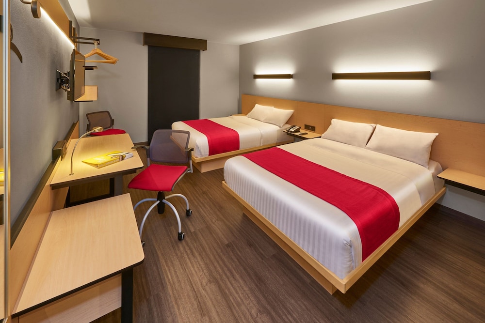 Room, 2 Double Beds, Smoking photo 1