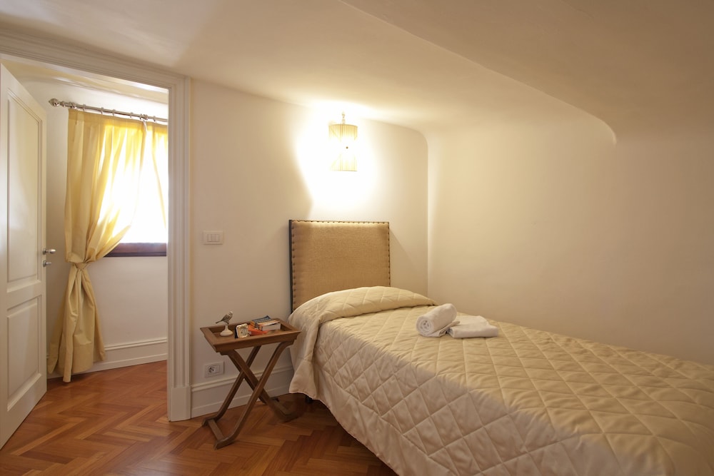 Deluxe Penthouse, 3 Bedrooms, 2 Bathrooms