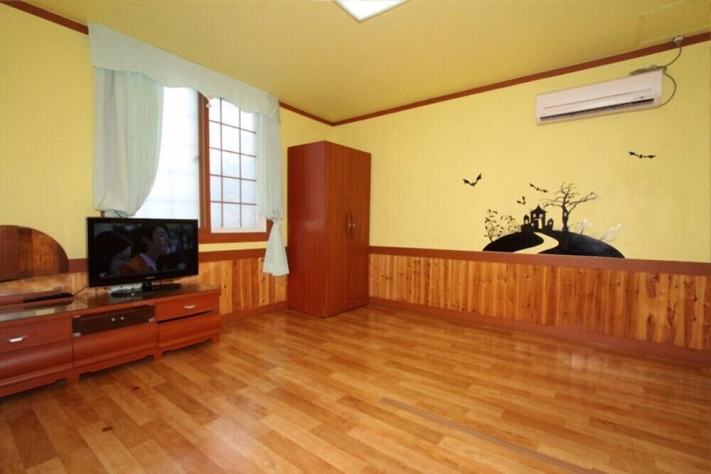 Room (Indoyang)