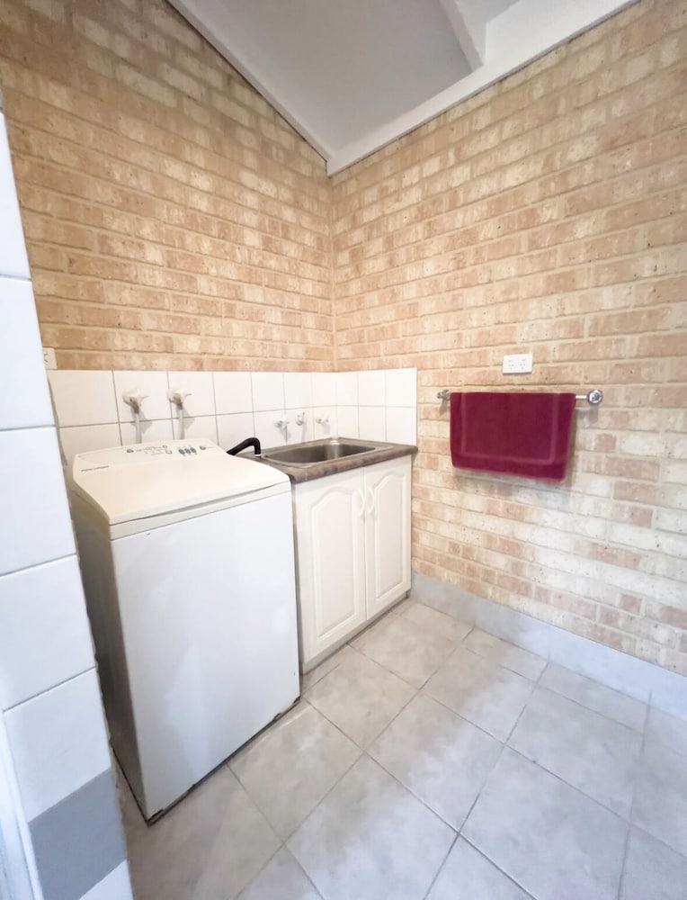 Standard Studio, Non Smoking, Kitchen (Unit 1 - 7 night) photo 3