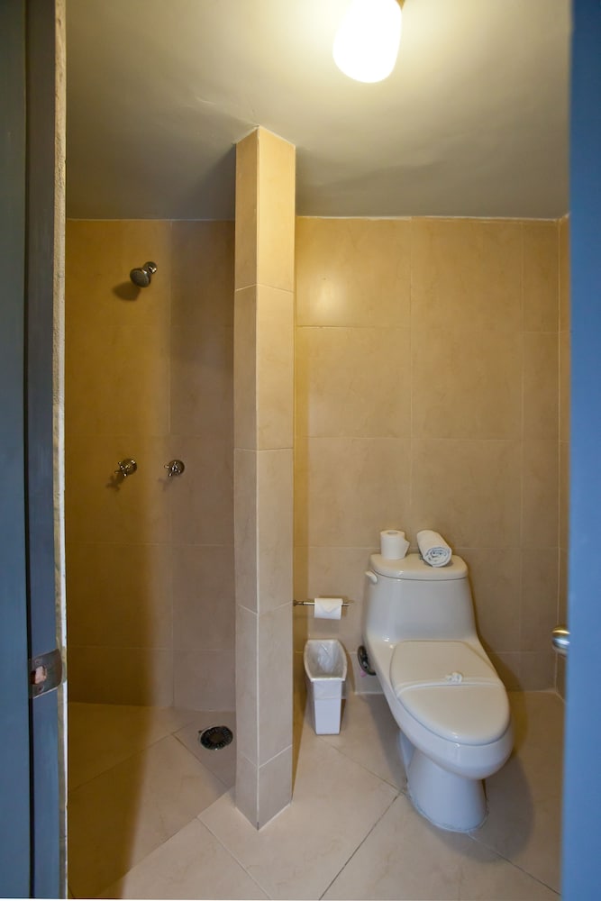 Basic Double Room, Ocean View (Basement level) - Photo 7