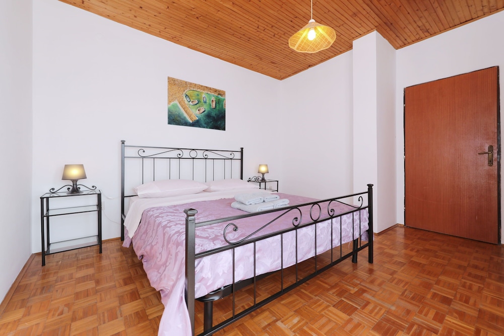 Apartment (A4) photo 1