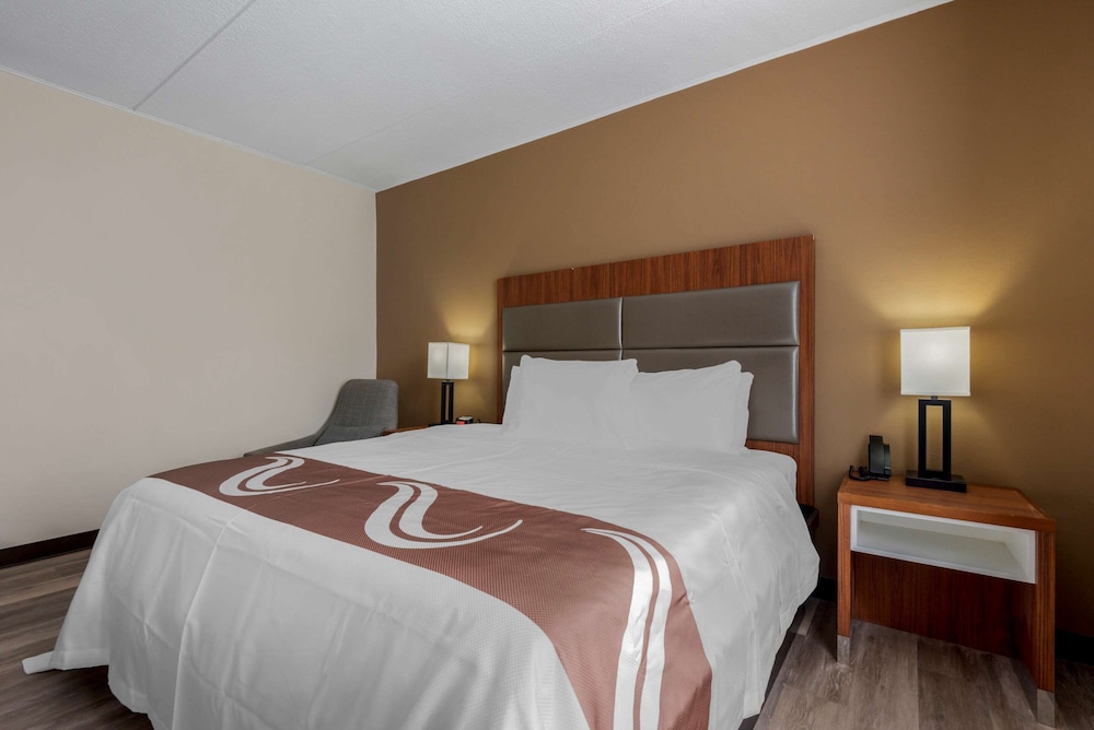 Standard Room, 1 King Bed, Non Smoking - Photo 1