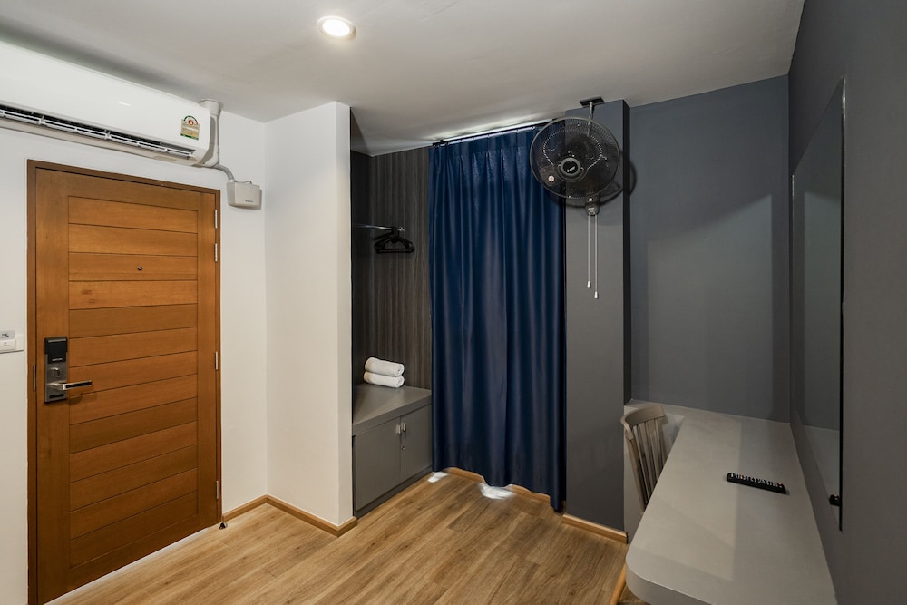 Standard Room With Shared Bathroom photo 3