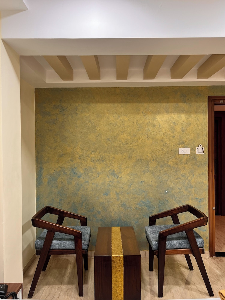 Deluxe Double Room, Balcony, City View photo 2