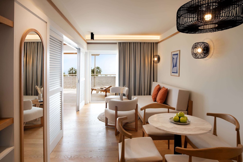 King Suite, Sea View - Photo 1