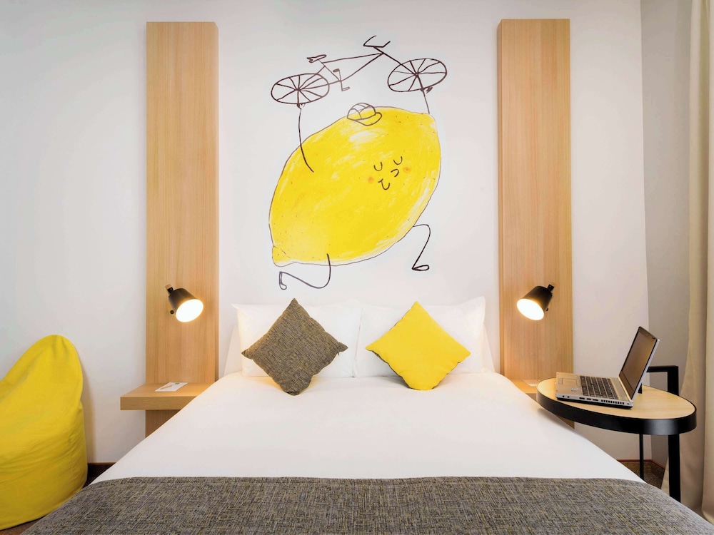 Design Double Room, 1 Double Bed thumbnail 6