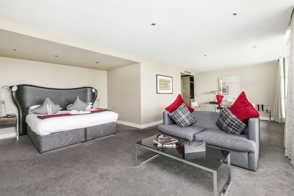 Executive Room, 1 King Bed - Photo 3