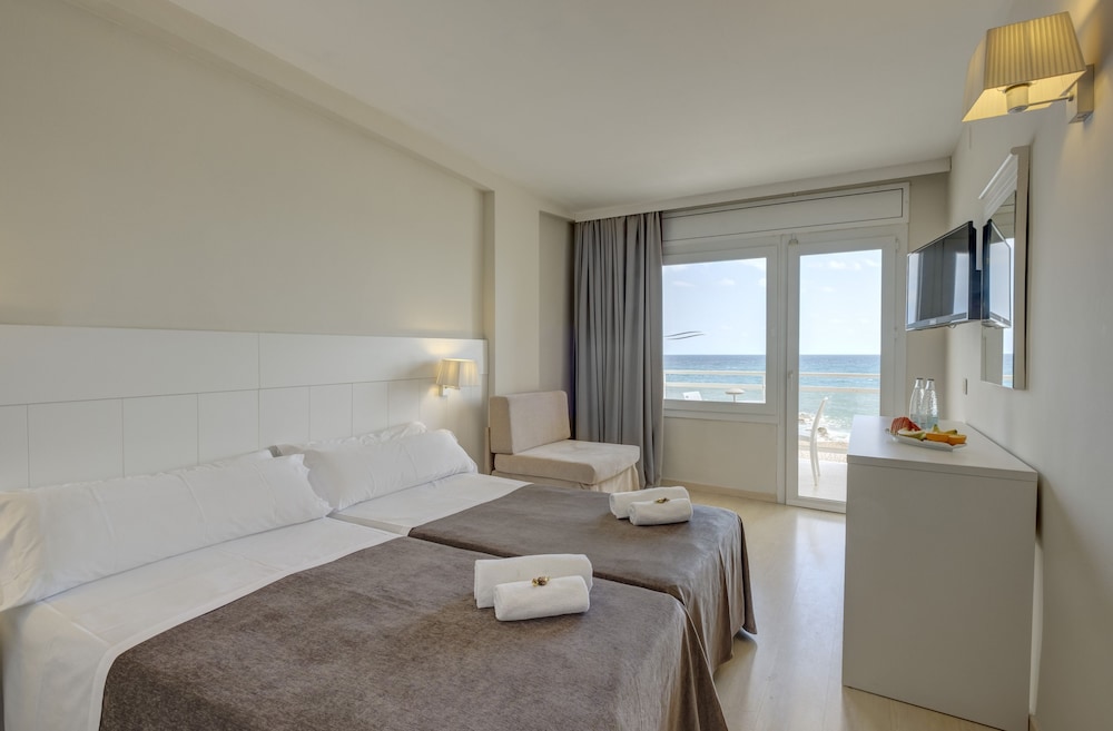 Double or Twin Room, Balcony, Sea View - Photo 2