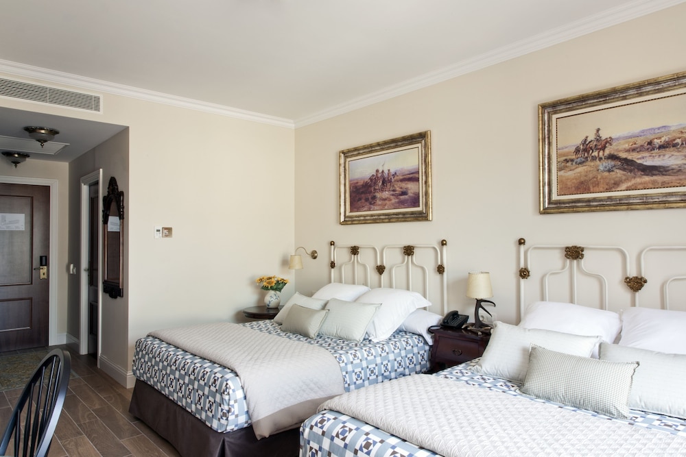 Superior Room Callaghan, 3 adults & 1 child (Port Aventura tickets & 1 Ferrari Land ticket)