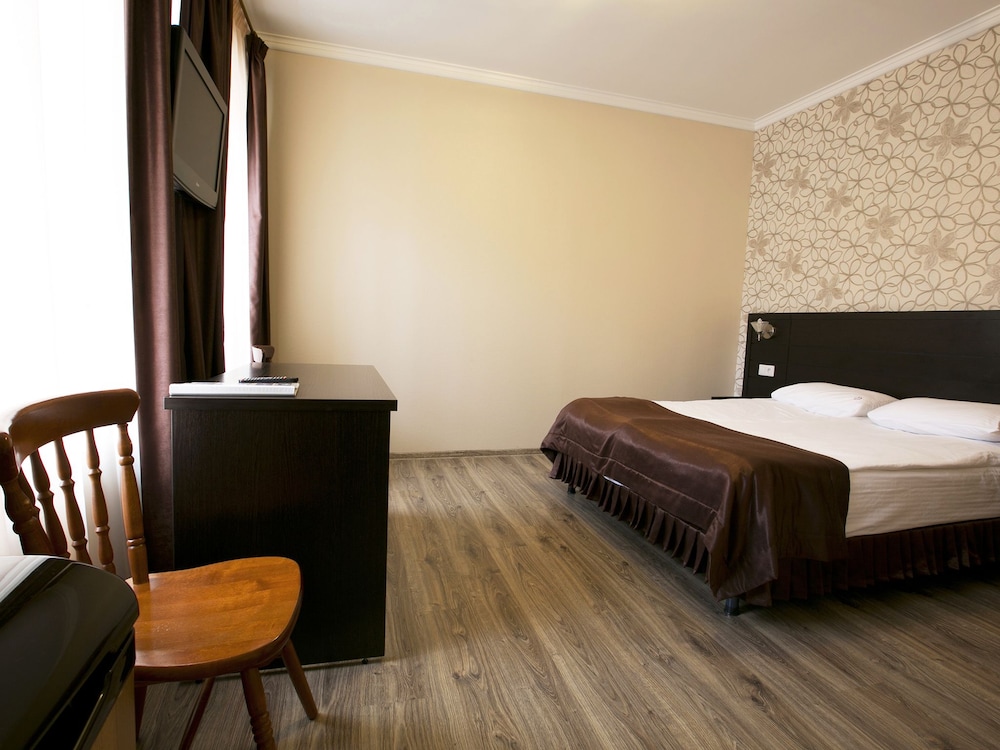 Deluxe Double Room, 1 Queen Bed photo 1