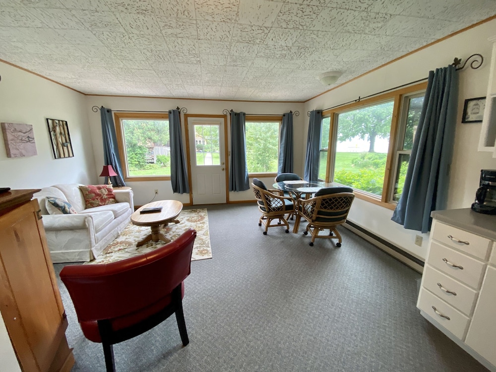 Cabin, 1 King Bed, Non Smoking photo 1