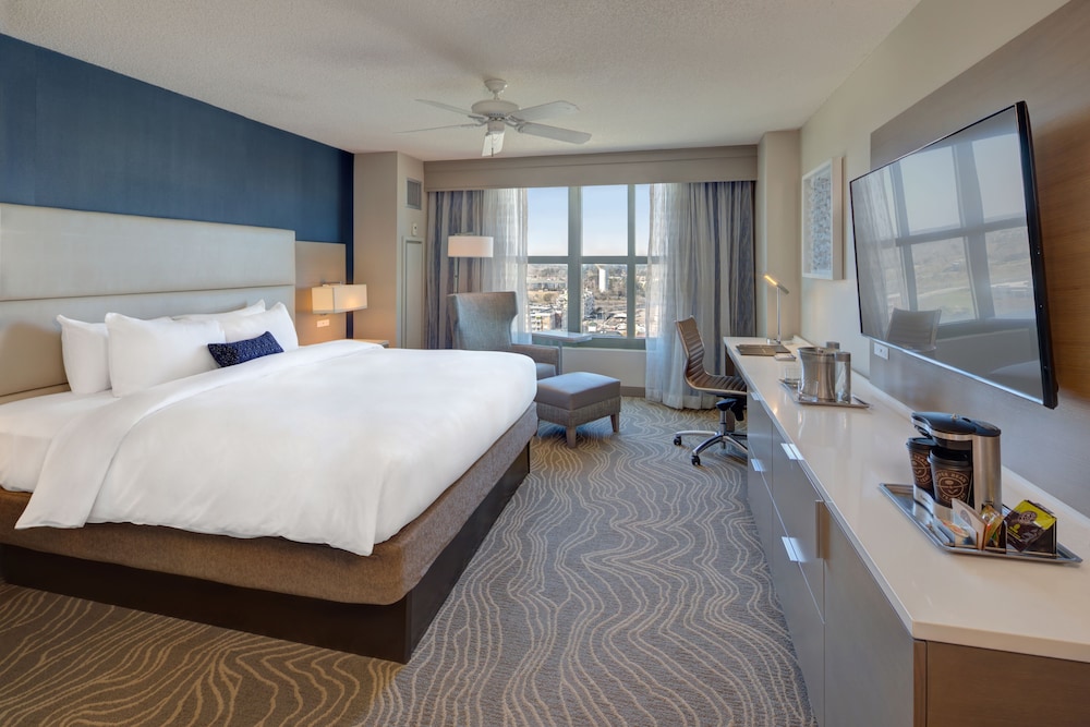 Room, 1 King Bed, City View (High Floor) - Photo 4