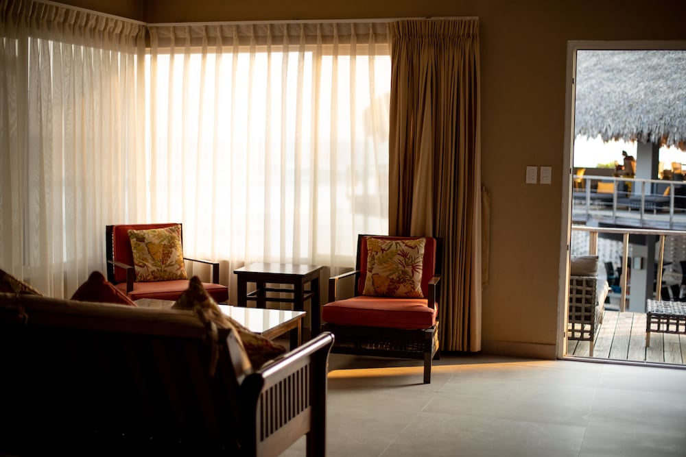 Queen Room with Two Queen Beds, Partial Ocean View, photo 6