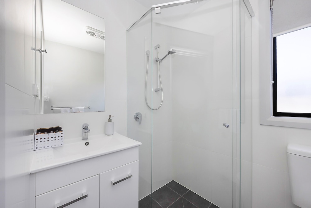 Superior Villa - Sleeps 6 photo 3