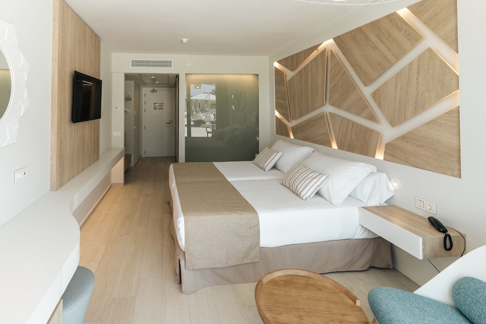 Double Room, Balcony (Uncover Double)