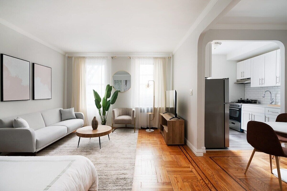 Studio, 1 Queen Bed, Non Smoking, Pets Allowed photo 3